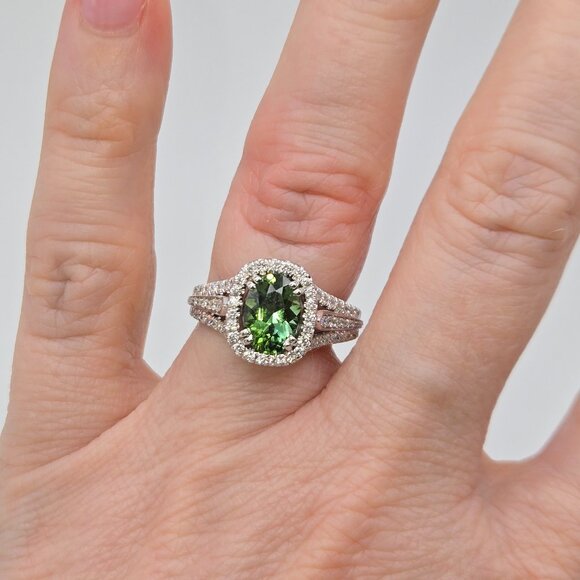 14K White Gold 2 CT Green Garnet & Diamond Ring - Picture 4 of 8